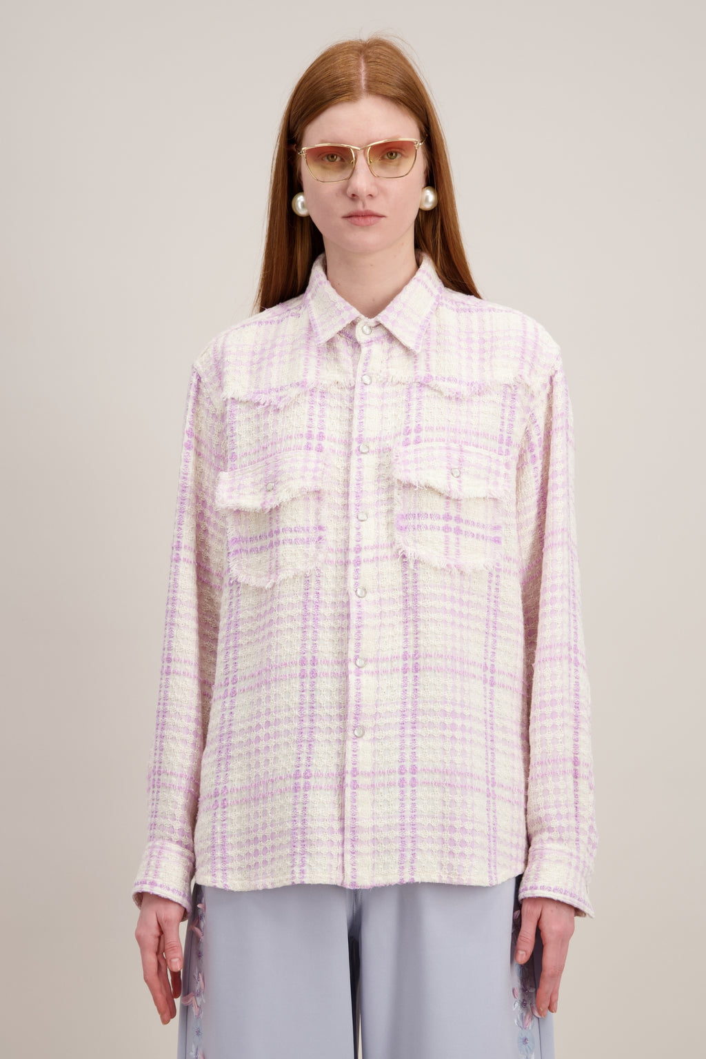 Chemise Cowboy, coupe oversize, tweed rose texturé. Vu en détail