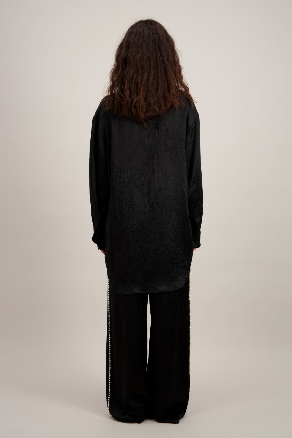 Chemise Lavallière, Coupe oversize, noir. Vu de dos