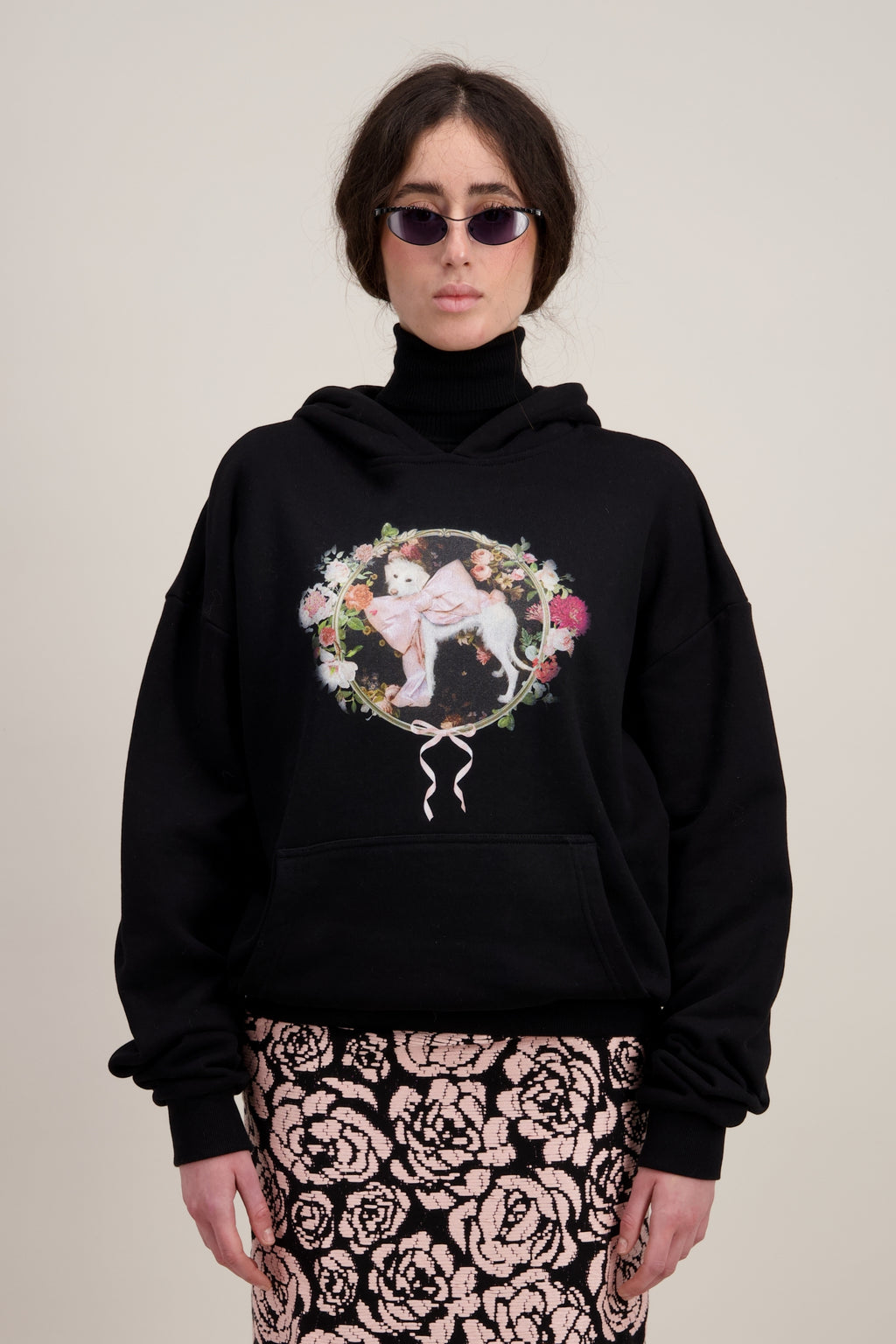 Hoodie avec capuche sans cordons, Imprimé graphique "Chien", poche kangourou, noir. Vu en détail