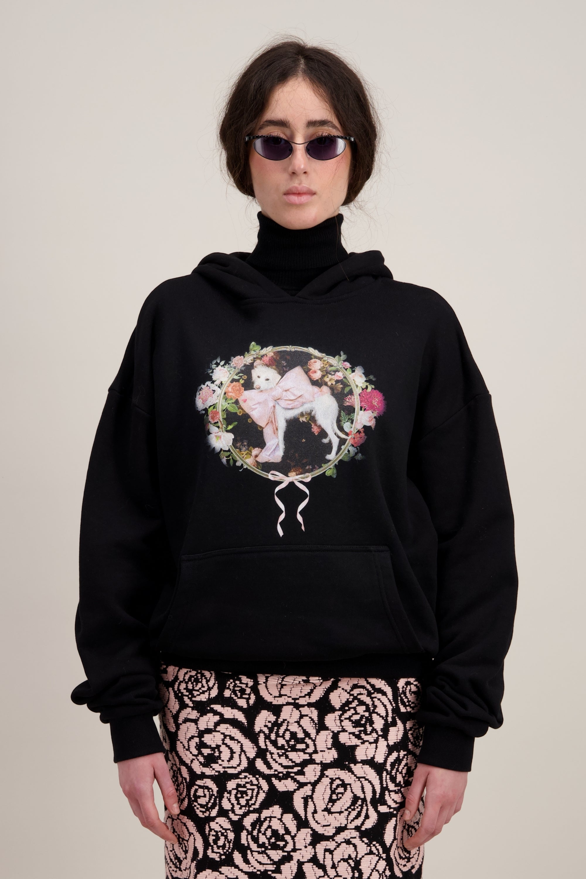 Hoodie avec capuche sans cordons, Imprimé graphique "Chien", poche kangourou, noir. Vu en détail