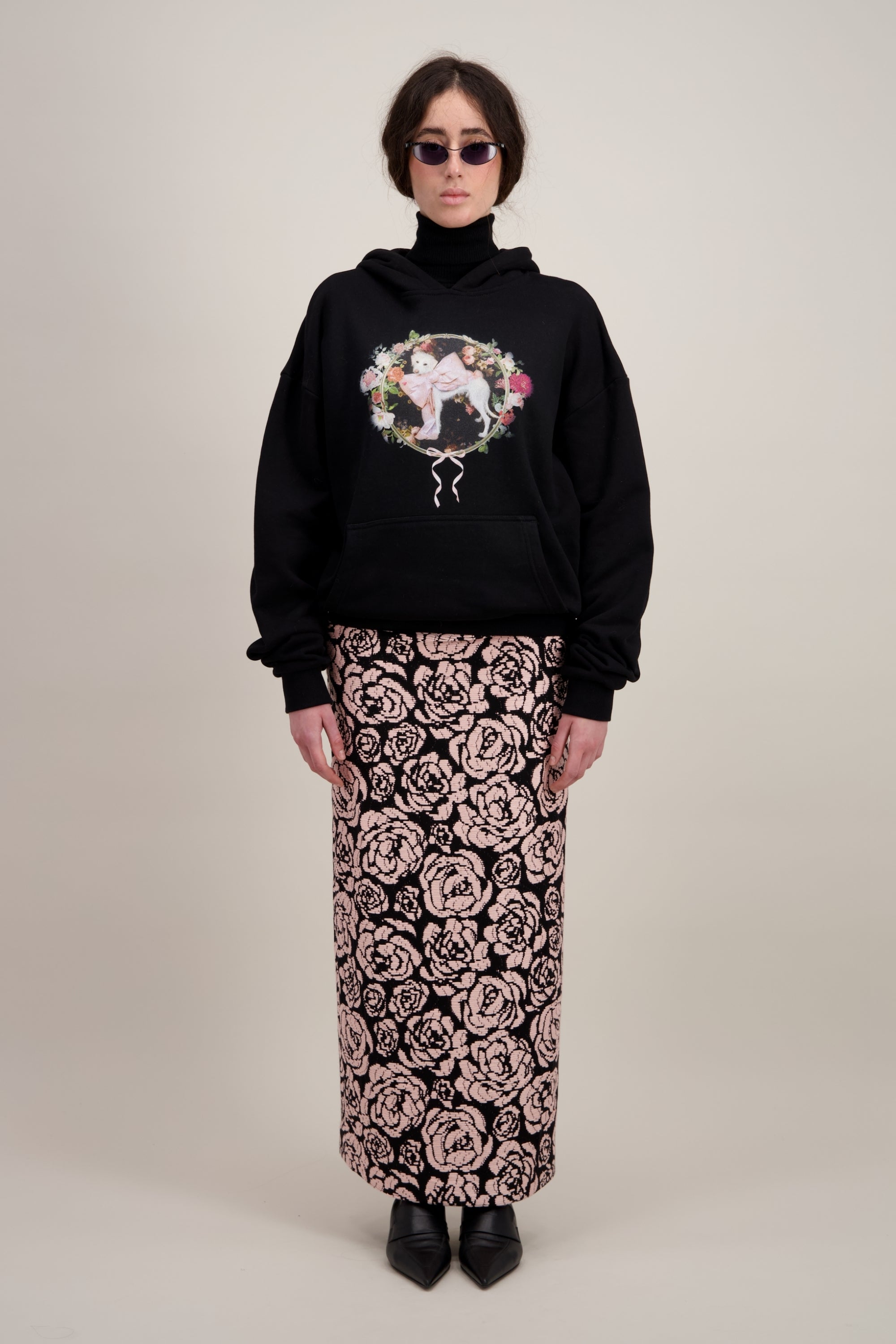 Hoodie avec capuche sans cordons, Imprimé graphique "Chien", poche kangourou, noir. Vu en entier