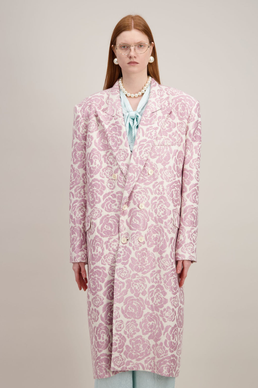 Manteau long oversize élégant et confortable en rose fantaisie zoomed