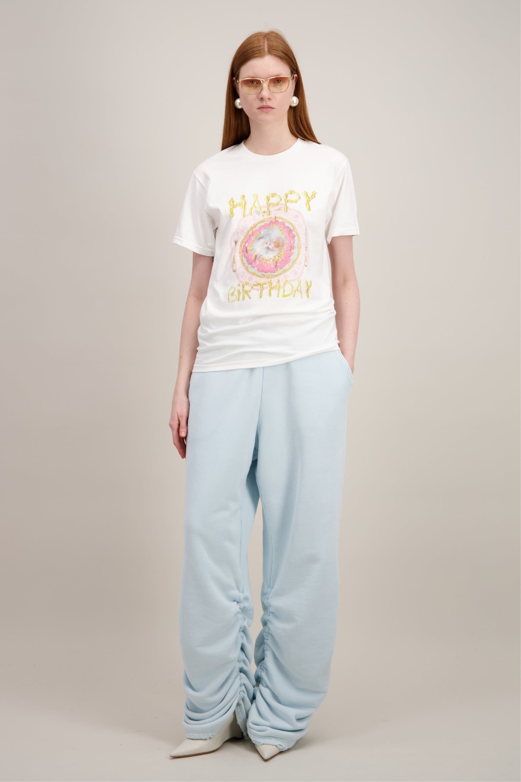 T-shirt Coupe "boxy" (carrée et décontractée), Imprimé graphique "Chat", Col rond, blanc. Vu en entier