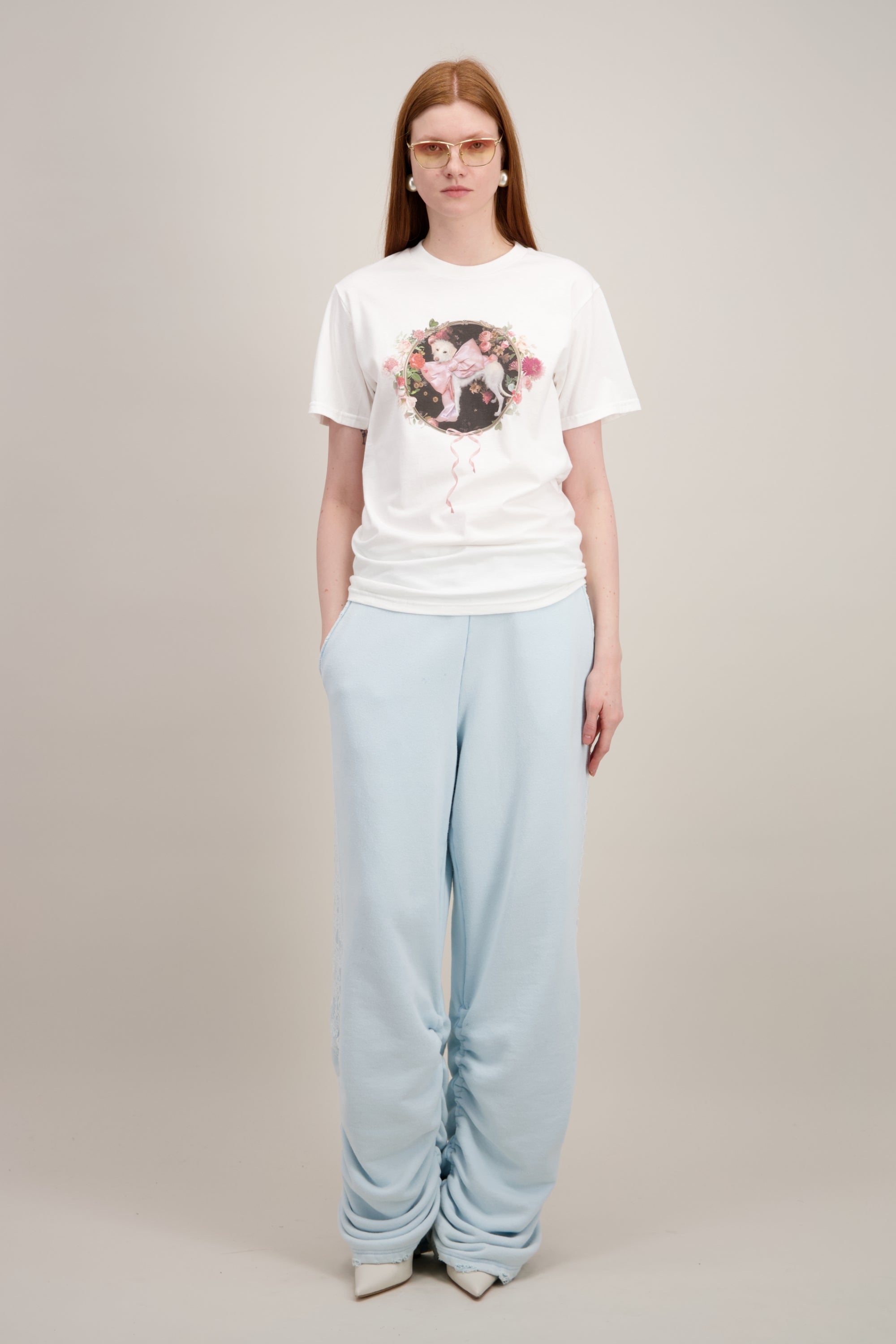 T-shirt Coupe "boxy" (carrée et décontractée), Imprimé graphique "Chien", Col rond, blanc. Vu en entier