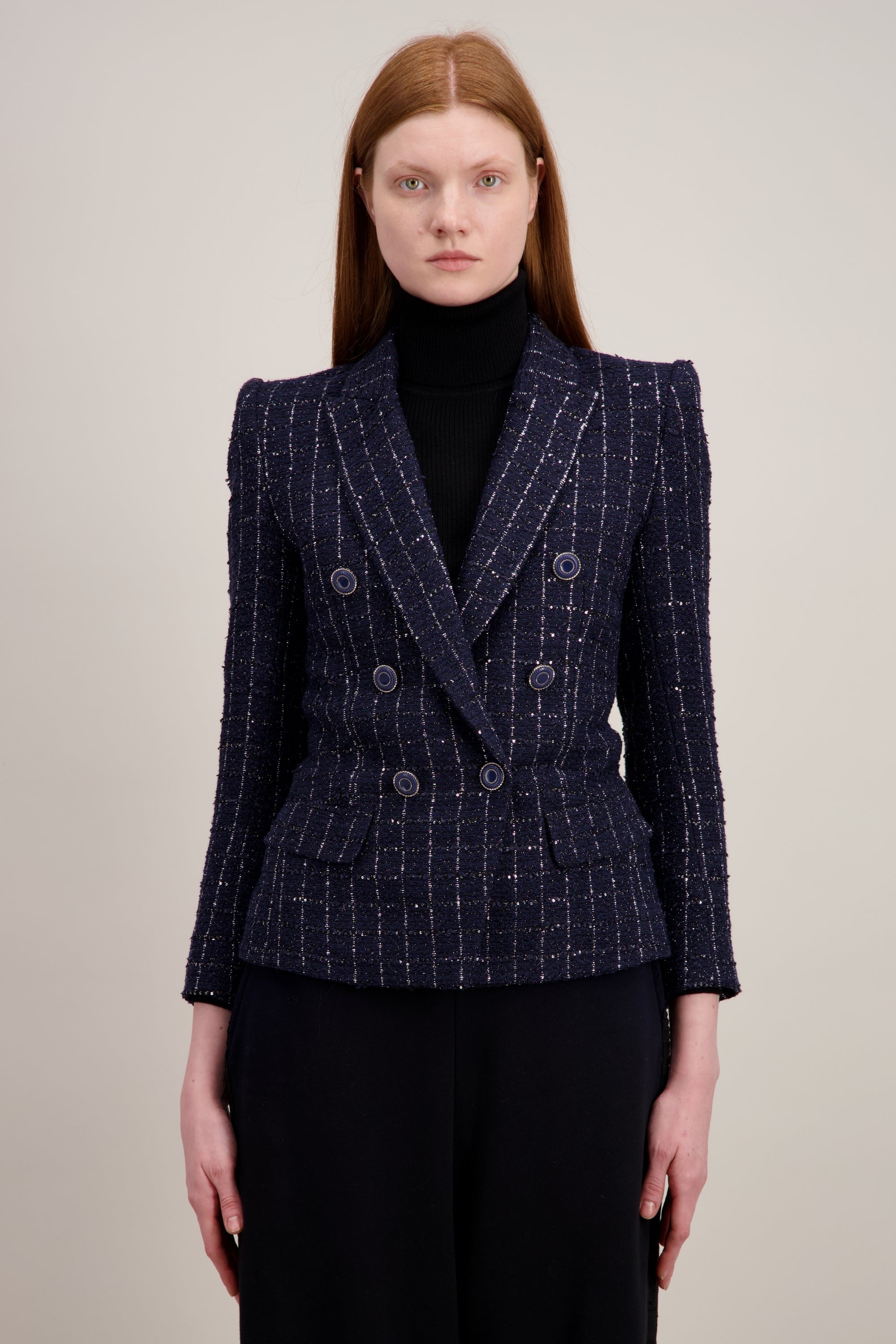 Veste Cintrée, Coupe d'épaules structurées, bleu. Vu en détail