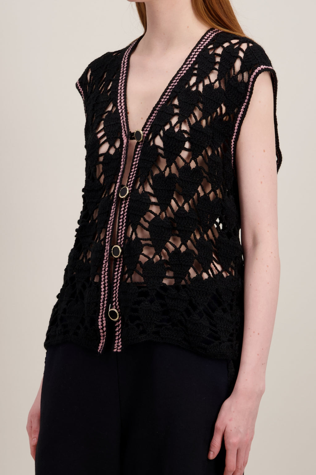 Veste en Crochet, Coupe longue, droite et fluide, noir. Détails