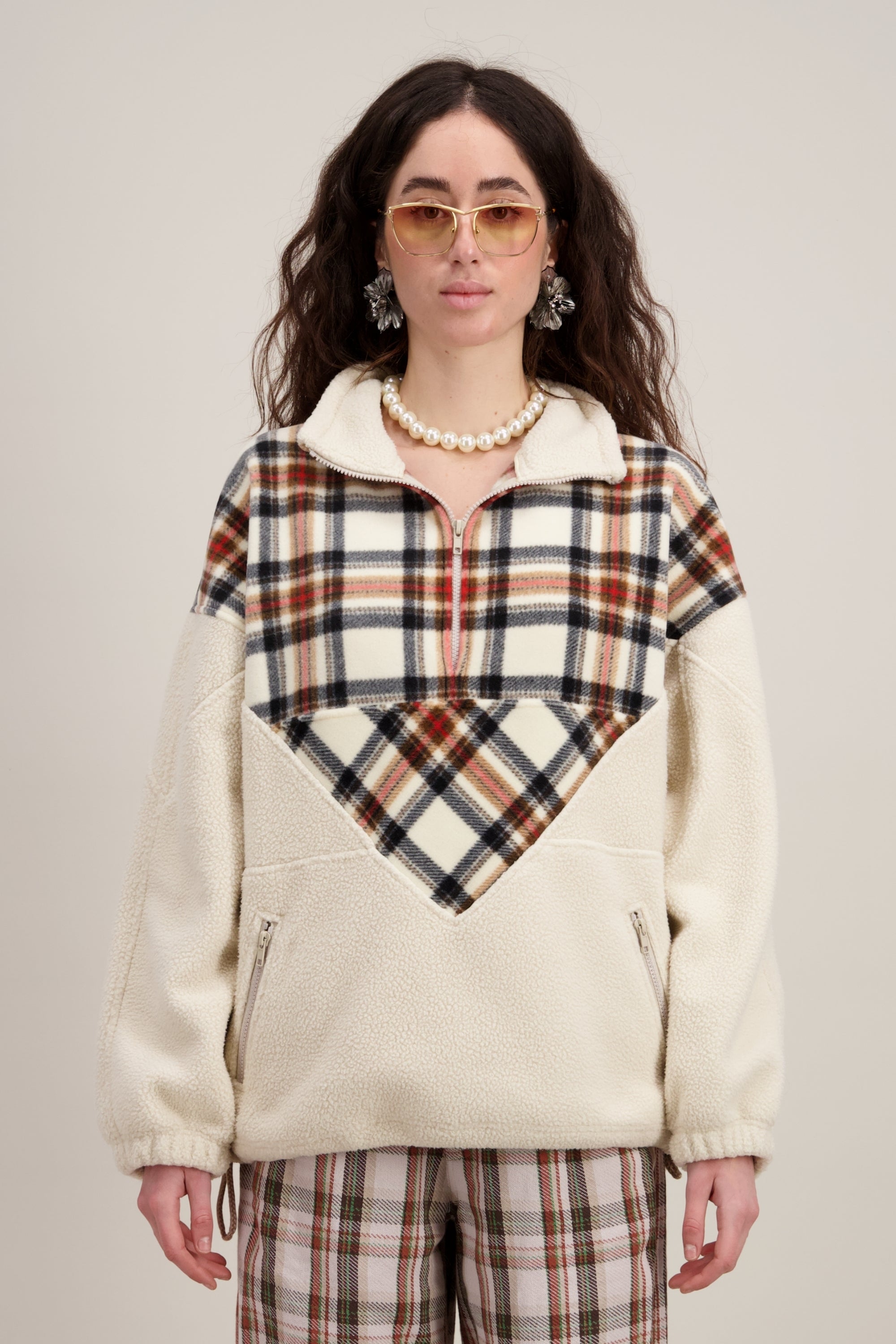 Veste Polaire, Col montant
et Coupe droite et confortable, beige (tartan). Vu en détail