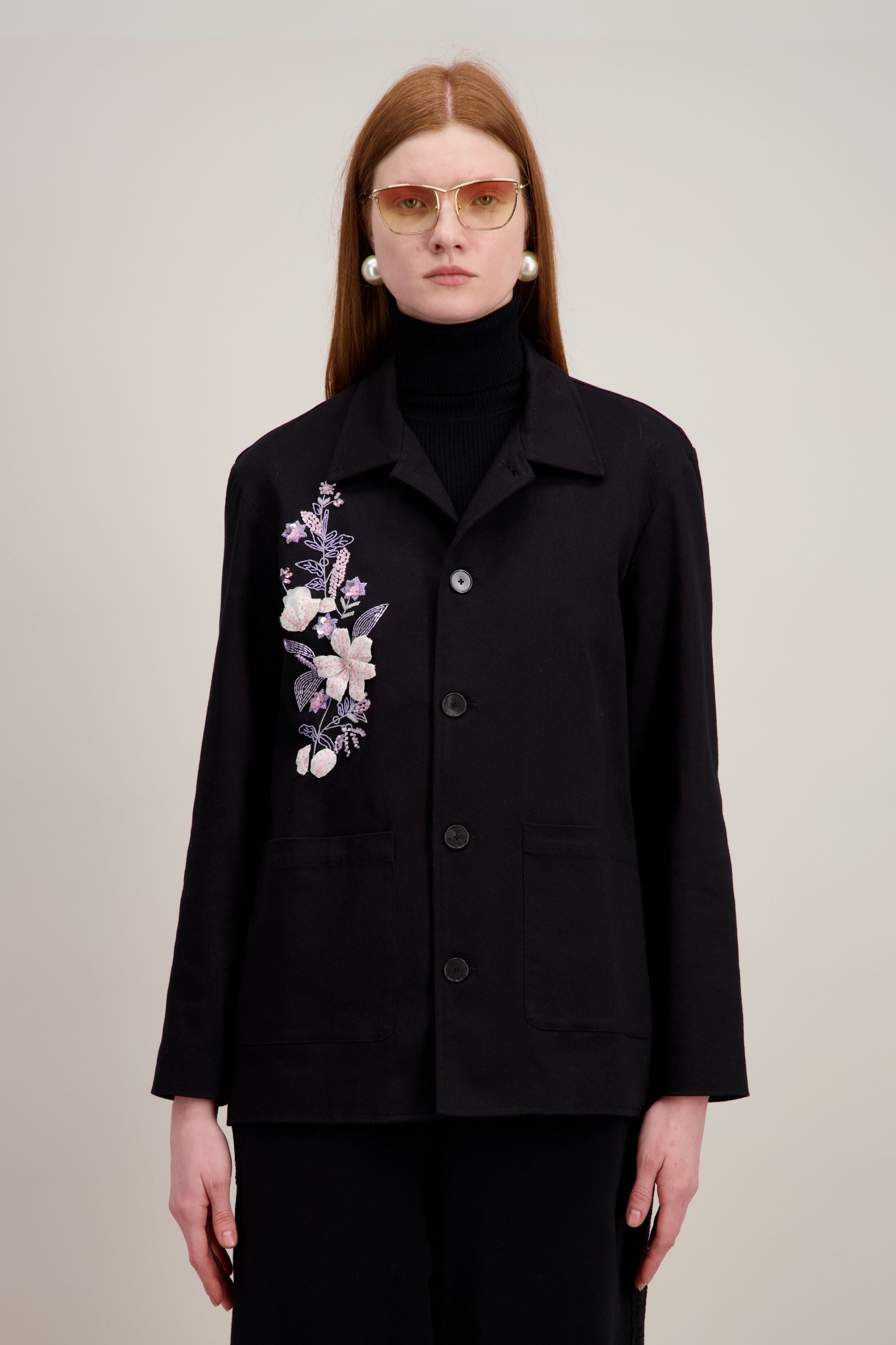 Veste Worker Brodée, Coupe droite et confortable, noir. Vu en détail