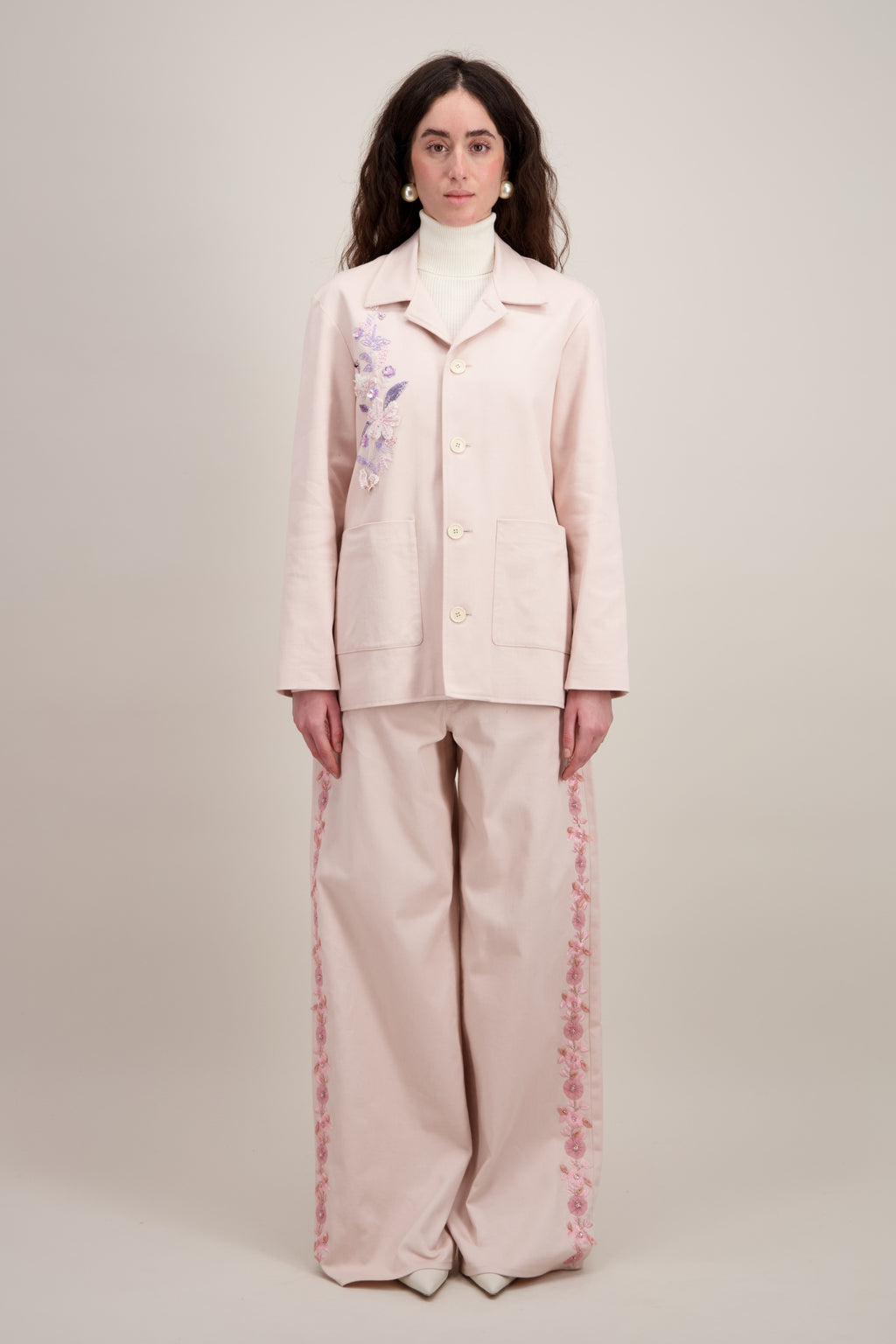 Veste Worker Brodée, Coupe droite et confortable, rose. Vu en entier