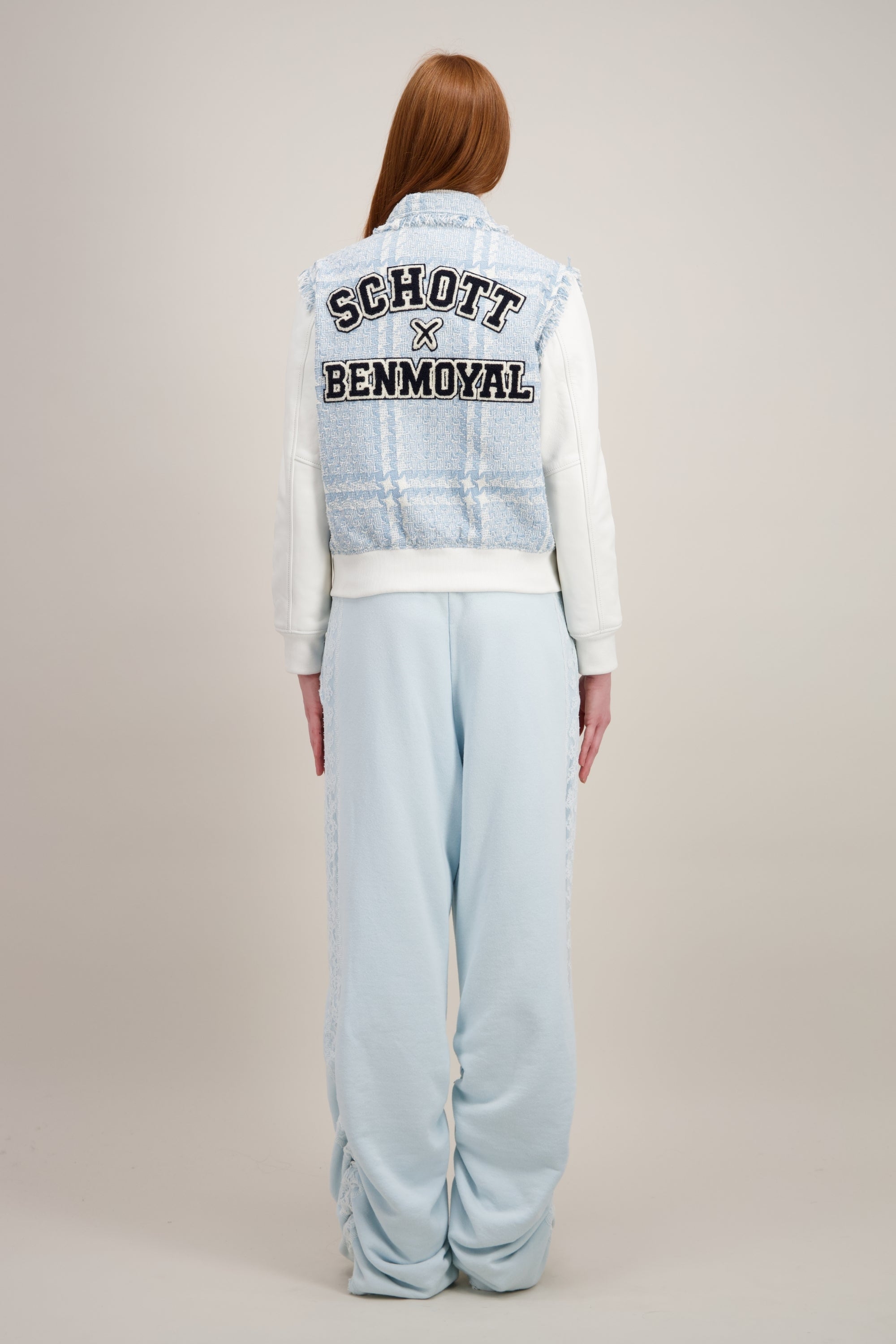 Varsity Jacket, plastron en tissu tweed exclusif, bleu écru. Vu de dos