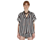 Sleeveless V collar top