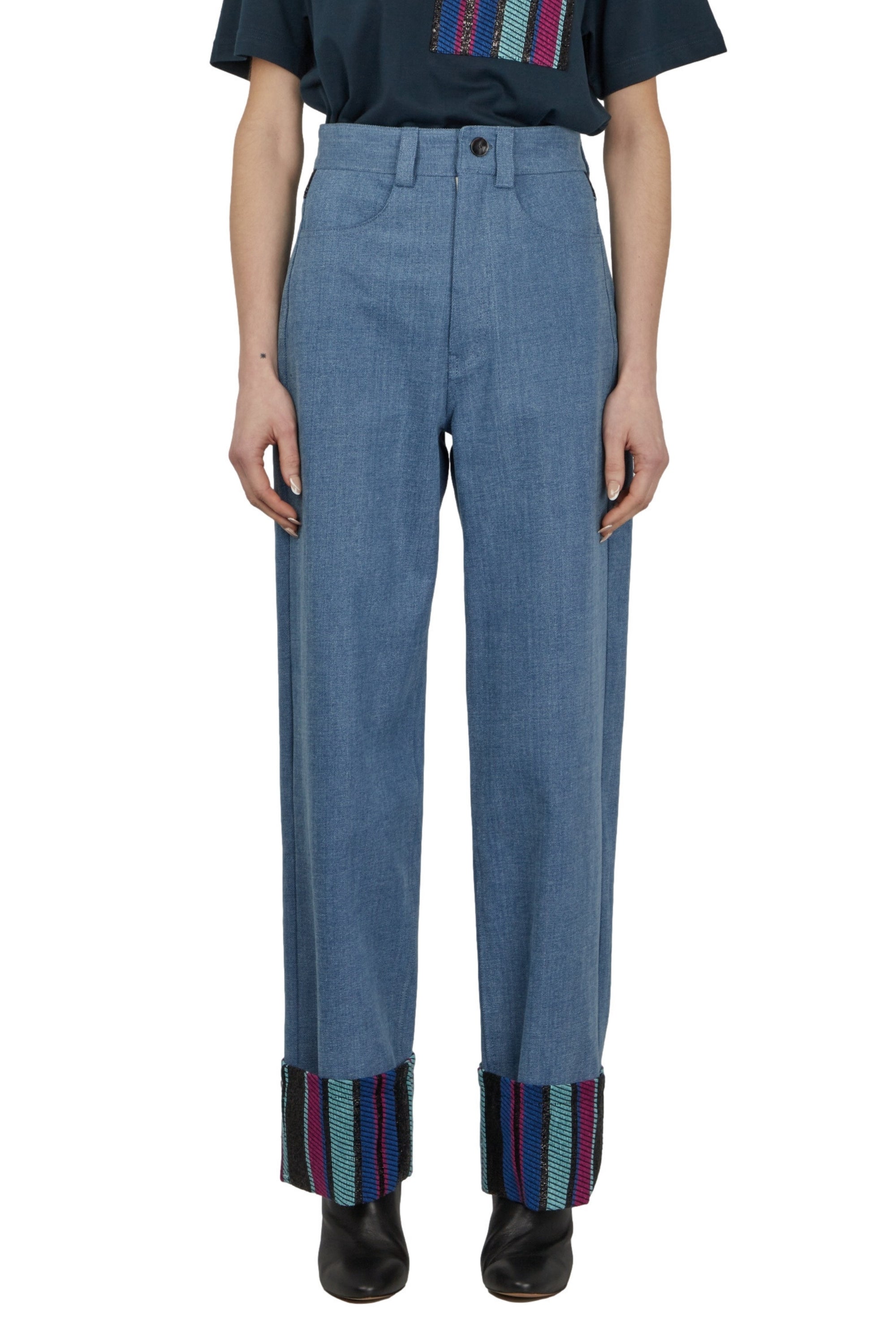 PANTALON DENIM À EMPIÈCEMENTS REVERS