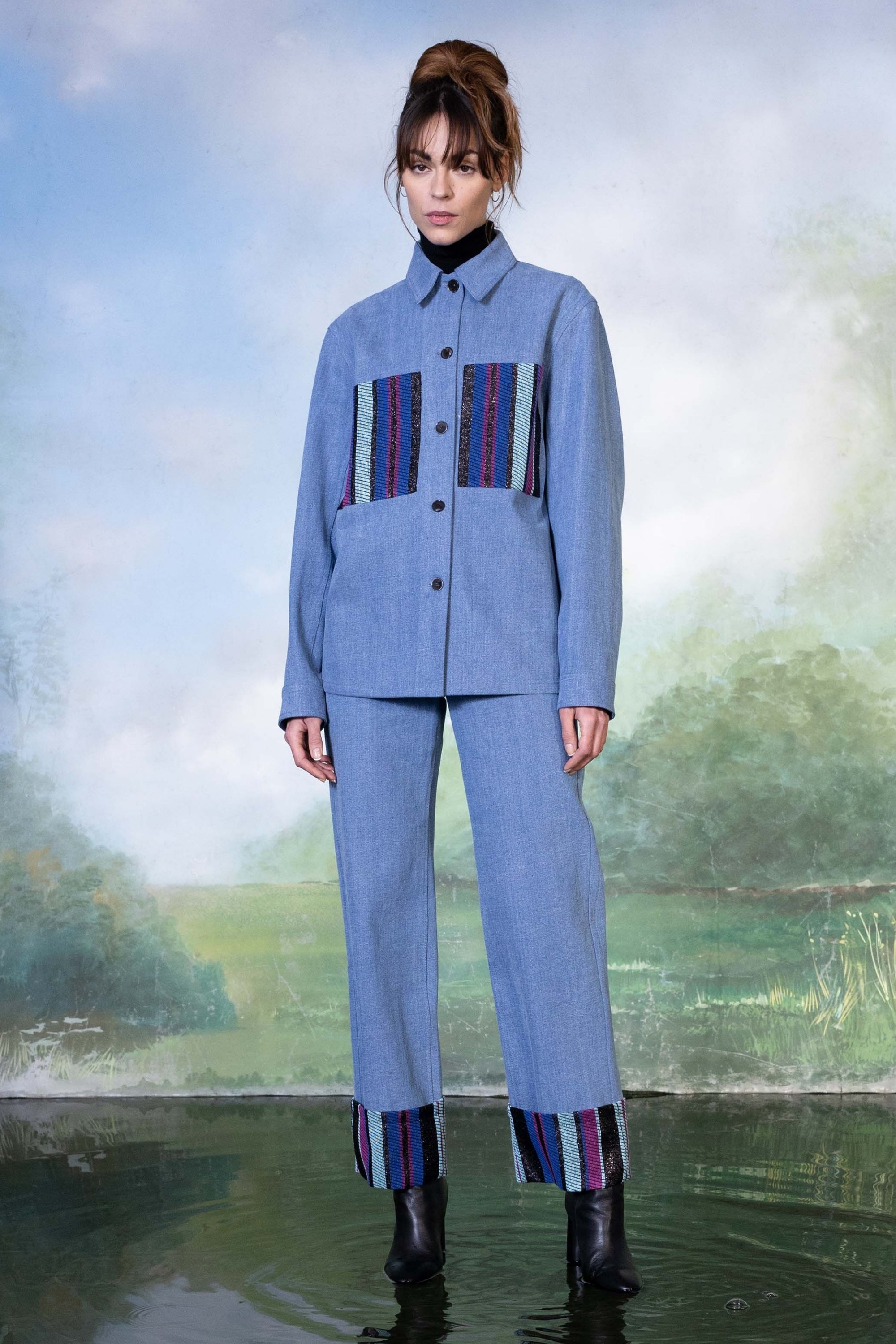 PANTALON DENIM À EMPIÈCEMENTS REVERS