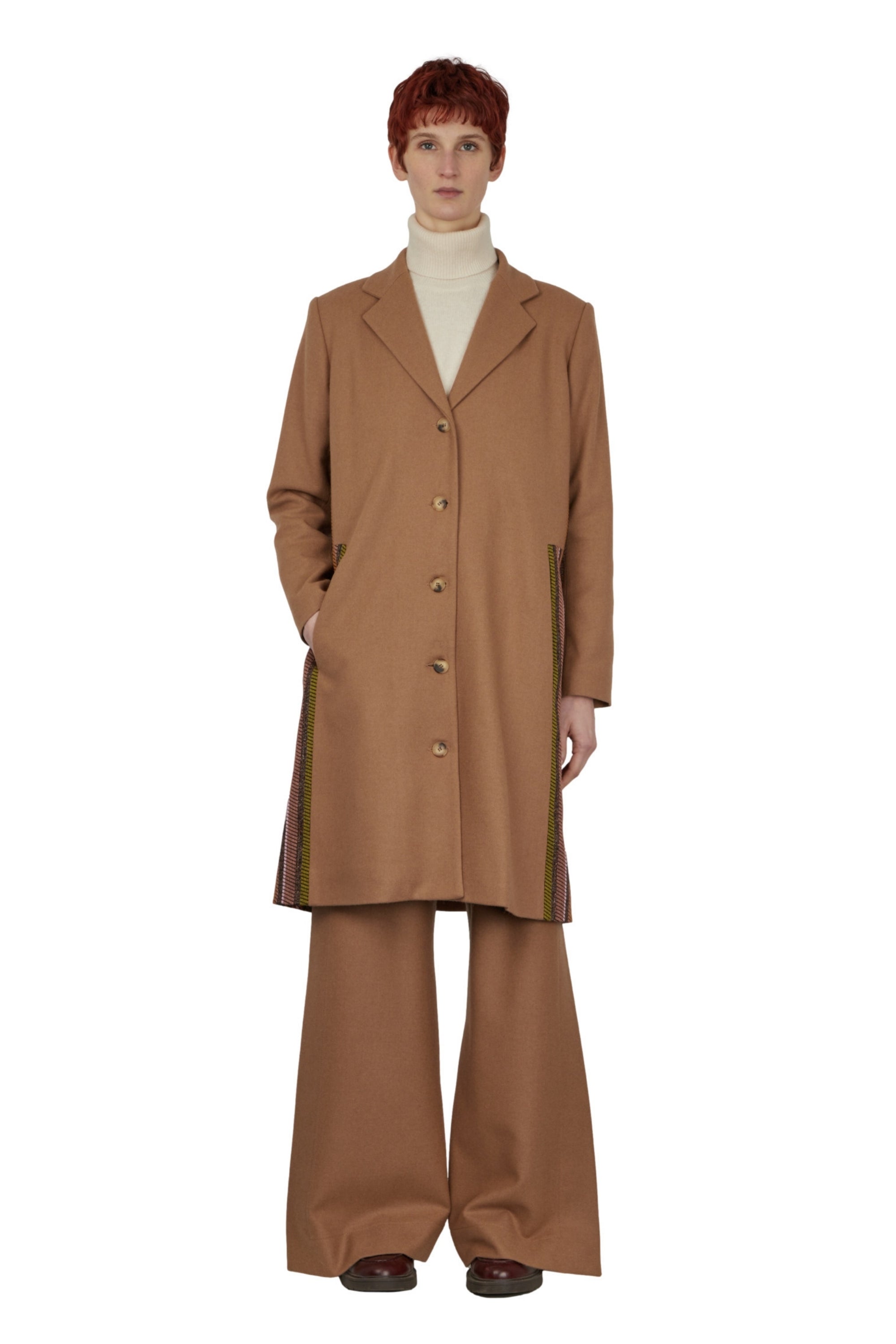 MANTEAU DROIT À EMPIÈCEMENTS