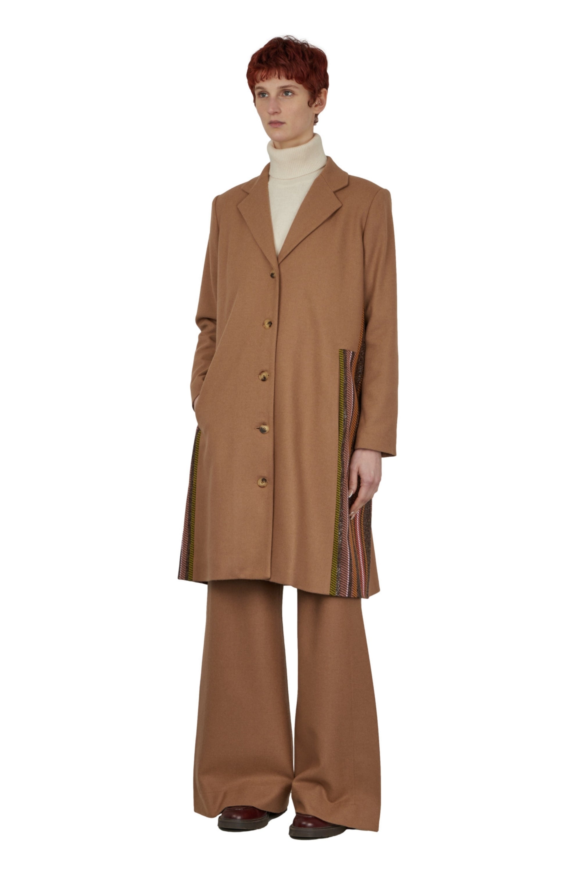 MANTEAU DROIT À EMPIÈCEMENTS