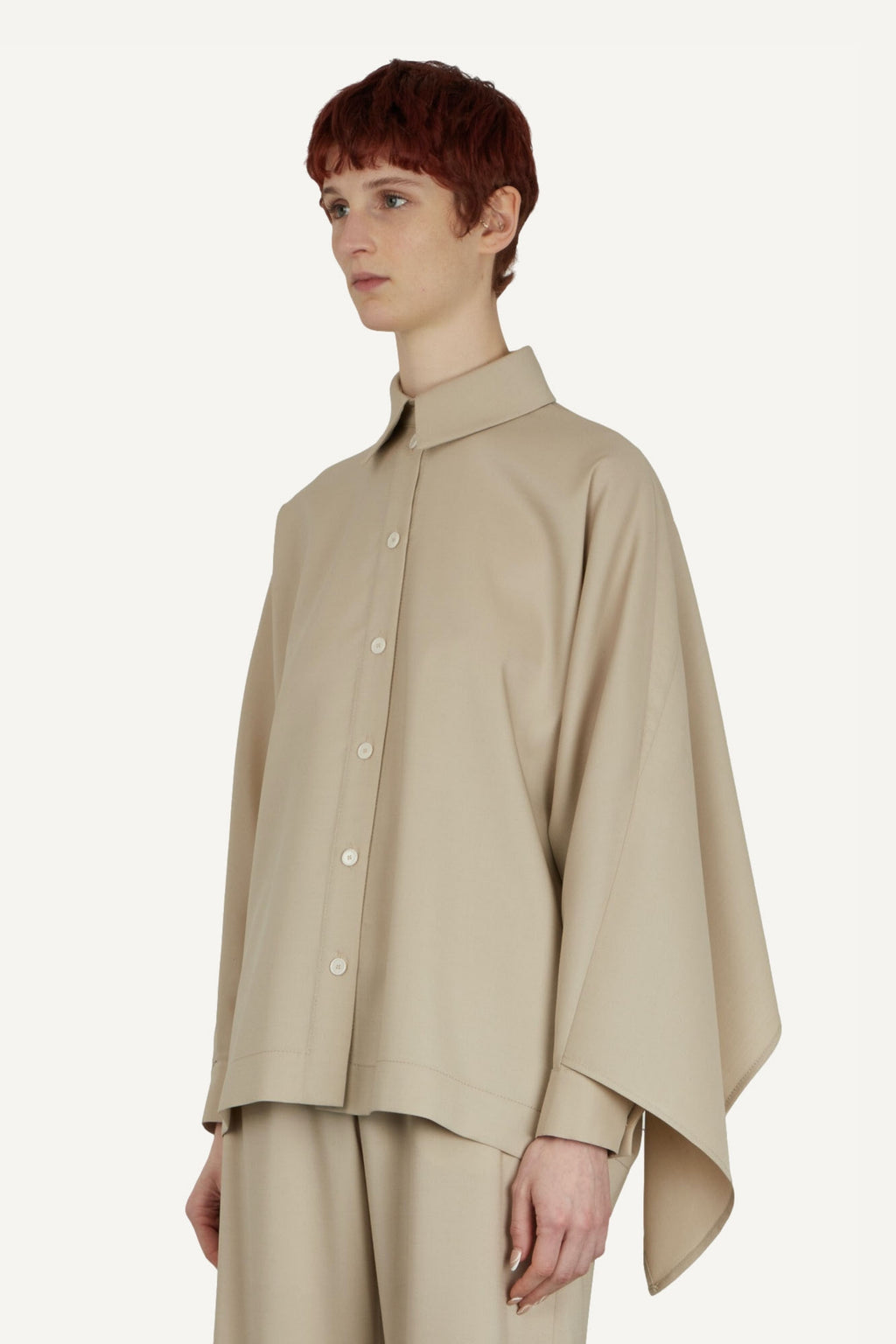 CHEMISE AVEC DRAPÉ AU DOS
