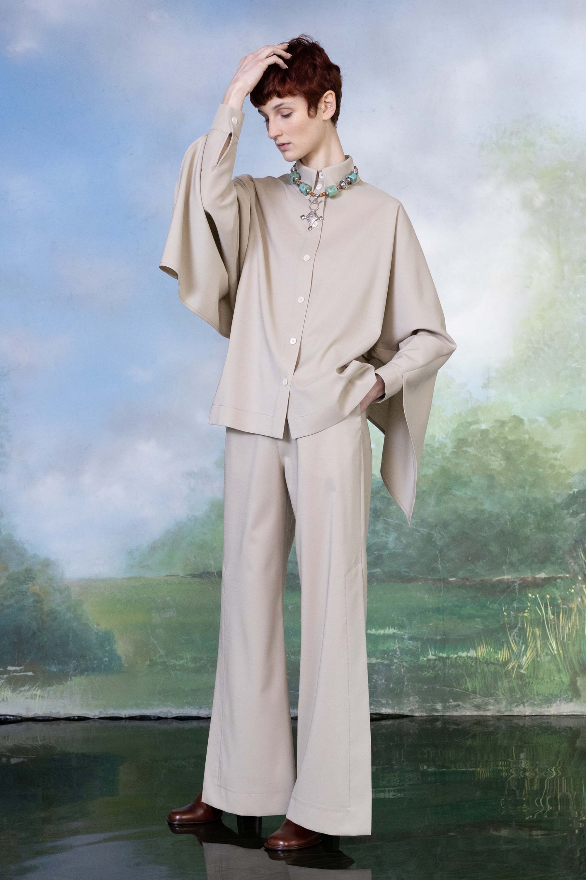 CHEMISE AVEC DRAPÉ AU DOS
